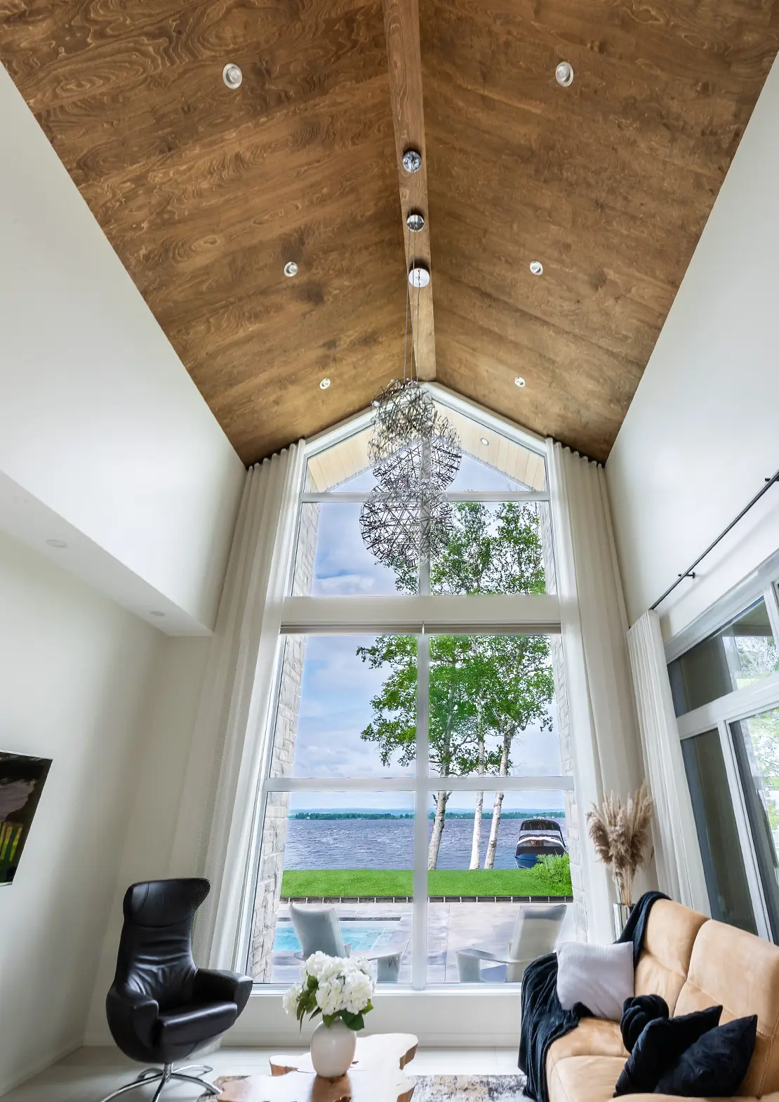 maison-interieure-toit-bois-construction-residentielle-cmr-construction