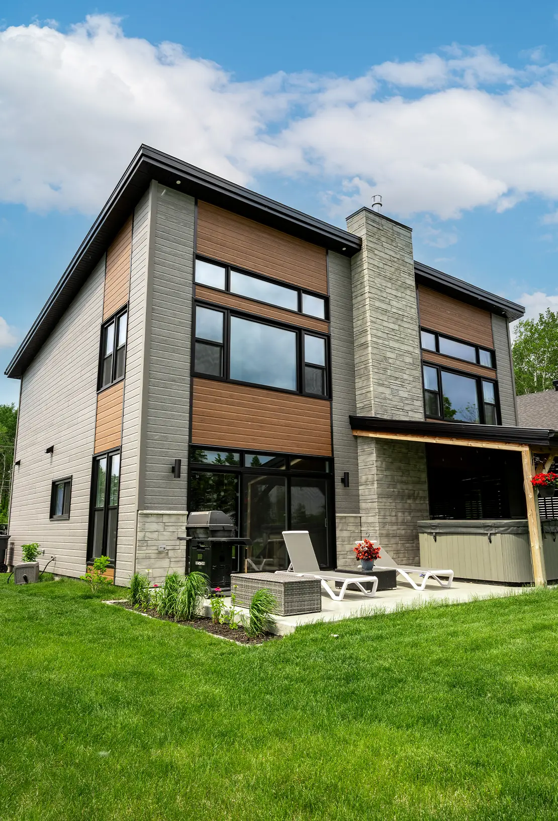 realisation-maison-moderne-caroline-arriere-exterieur-cmr-construction